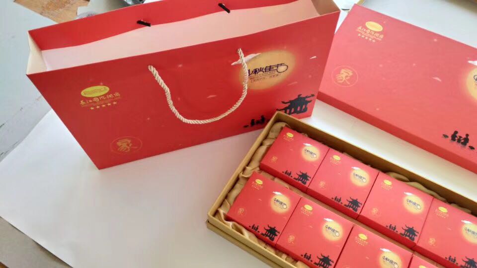 ����b��